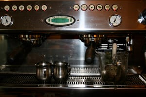 Modern_espresso_machine_1200w